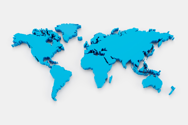 Mapa del mundo tridimensional en azul sobre un fondo blanco.